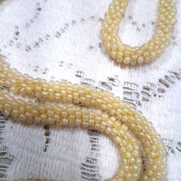 Vintage Creamy Yellow Seed Bead Hand Crocheted Necklace Long Flapper, 45" - Picture 5 of 6